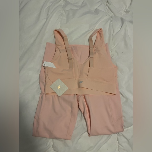 Fabletics workout set - Picture 2 of 2